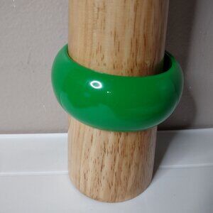 8.25 Inch Large Green Vintage Bangle